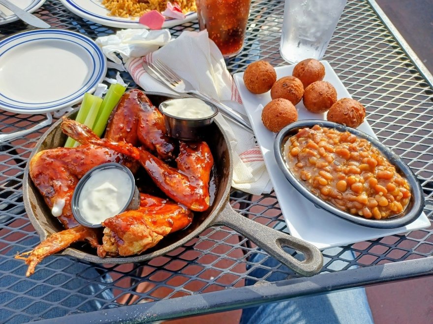 302 Social Eatery and Barroom