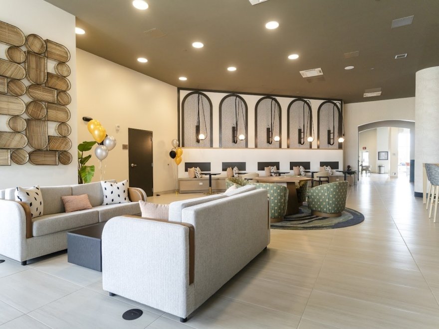 The Veranda Restaurant & Bar