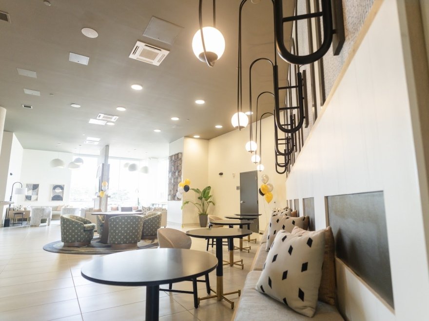 The Veranda Restaurant & Bar