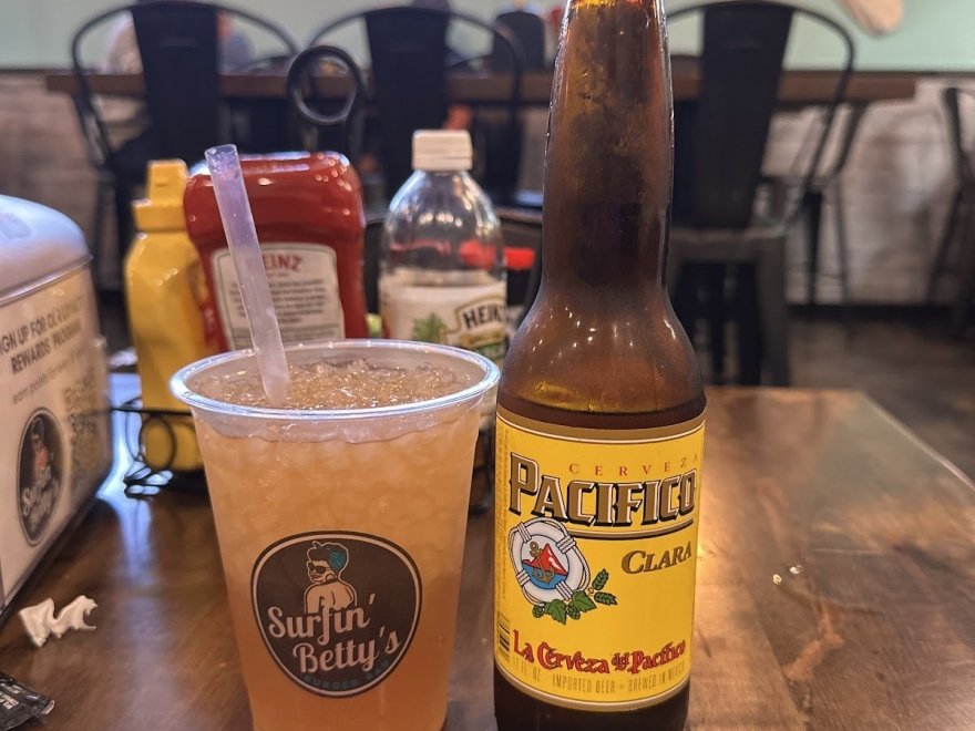 Surfin Betty’s Burger Bar