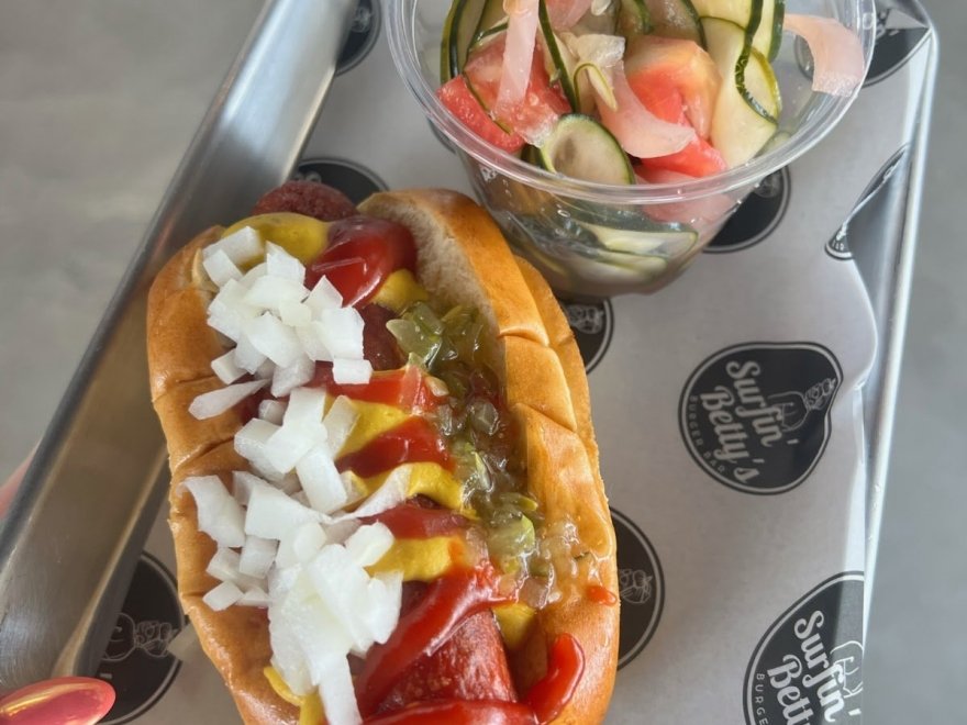 Surfin Betty’s Burger Bar