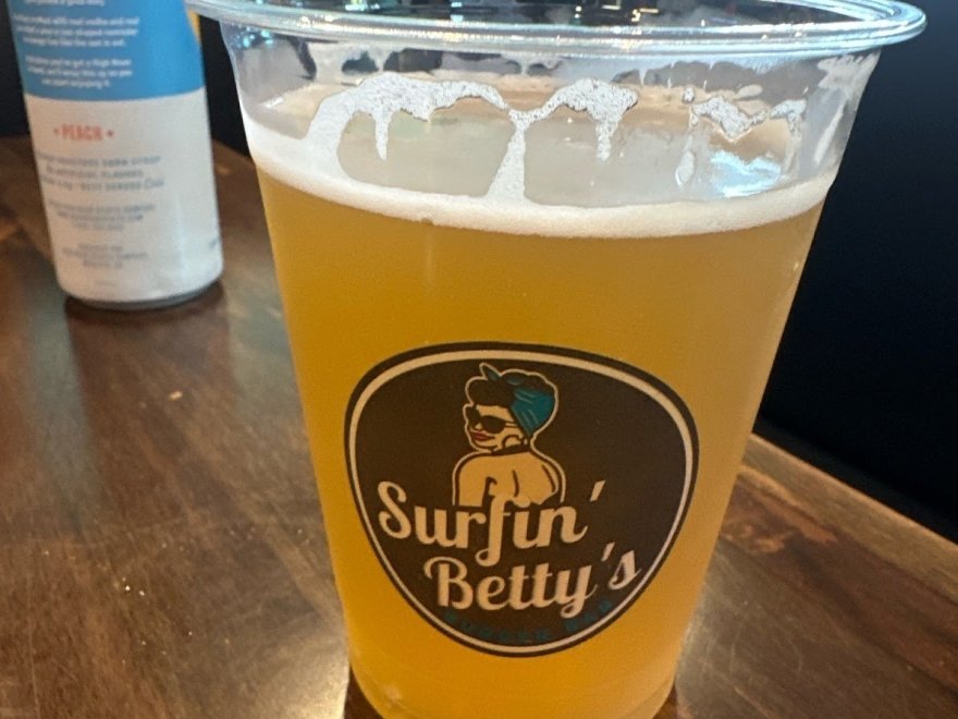 Surfin Betty’s Burger Bar