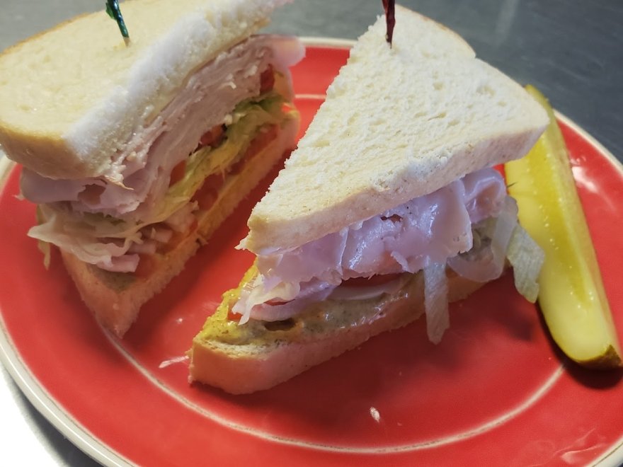 Surf's Edge Deli & Pizzeria