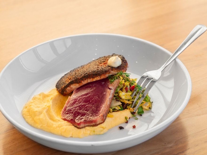 The Cove Bar and Grille