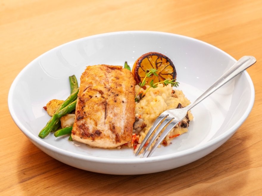 The Cove Bar and Grille