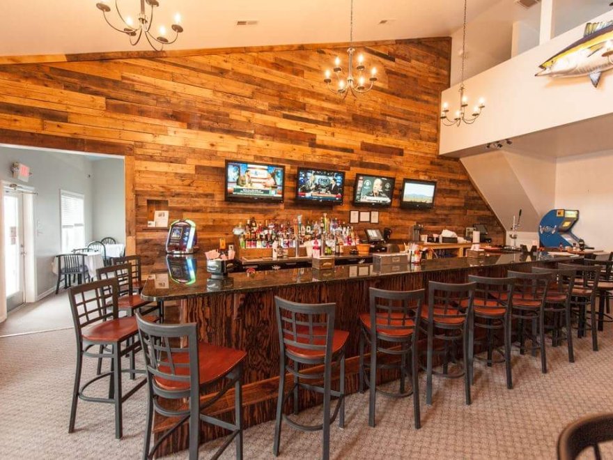 Yellowfin's Bar & Grill