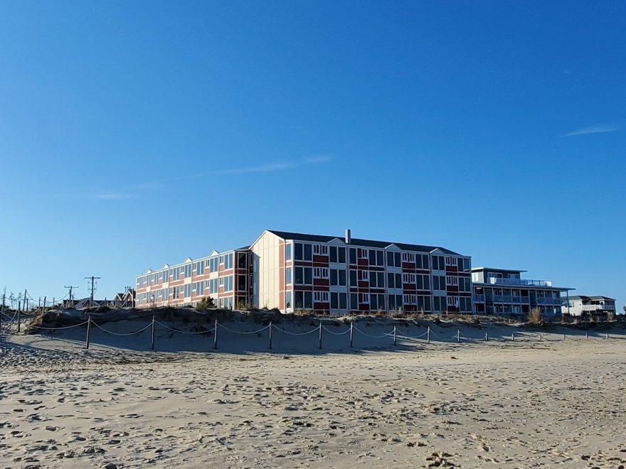 The Surf Club Oceanfront Hotel