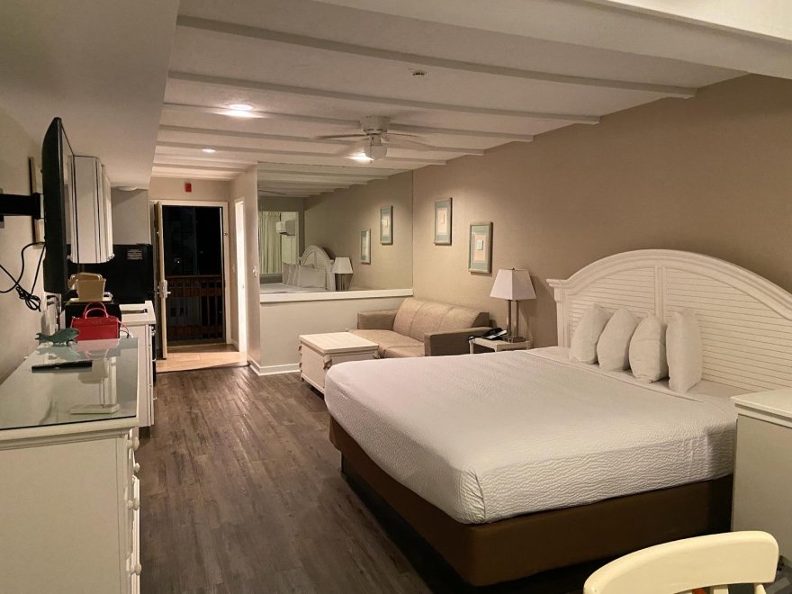 The Surf Club Oceanfront Hotel