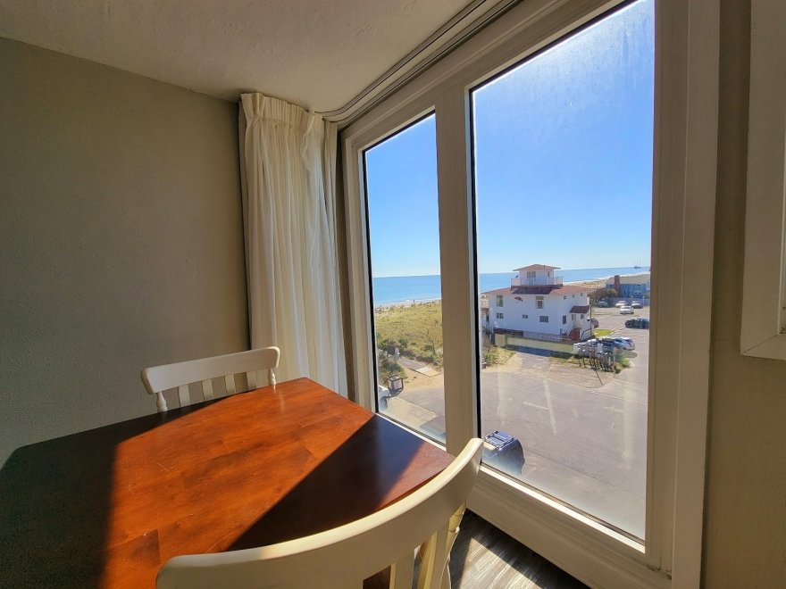 The Surf Club Oceanfront Hotel