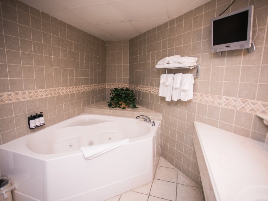 The 	Heritage Inn & Suites Rehoboth Beach