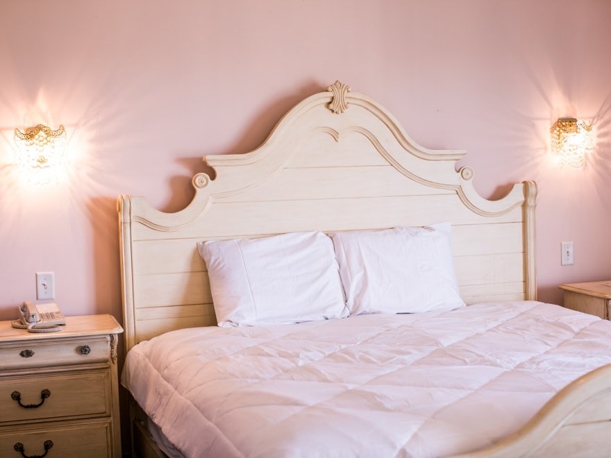 The 	Heritage Inn & Suites Rehoboth Beach