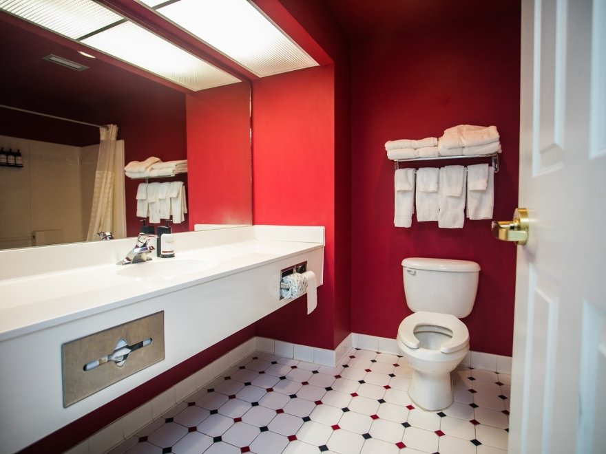 The 	Heritage Inn & Suites Rehoboth Beach