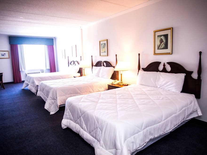 The 	Heritage Inn & Suites Rehoboth Beach