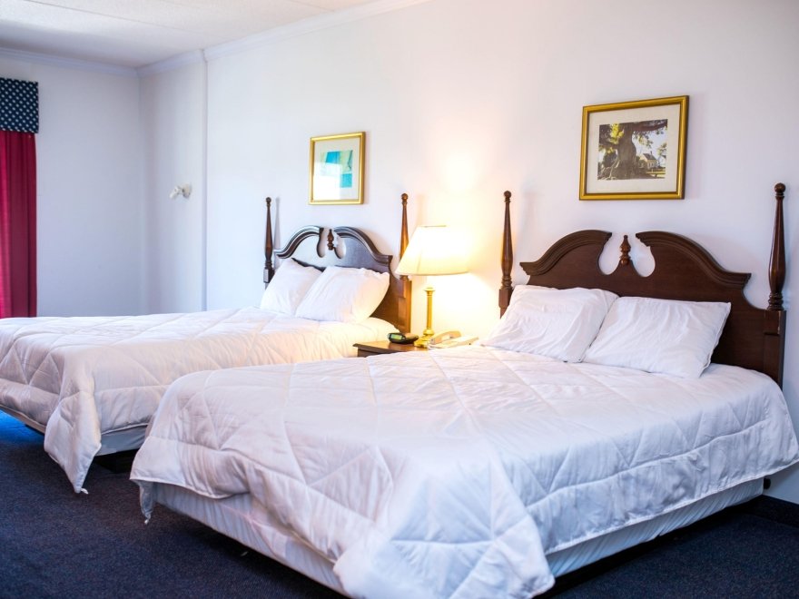 The 	Heritage Inn & Suites Rehoboth Beach