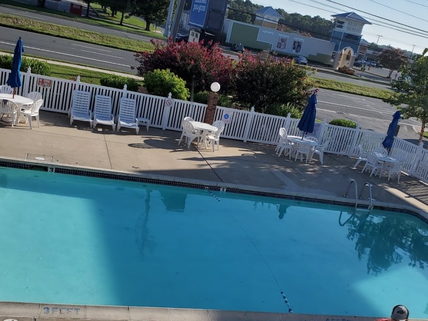 Rodeway Inn & Suites