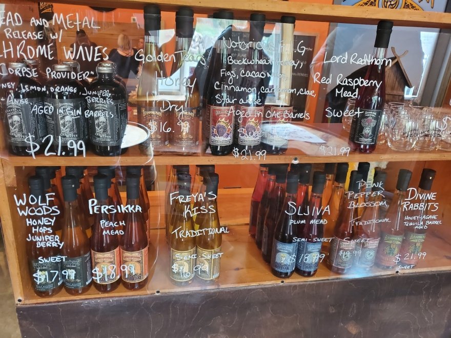 THE BRIMMING HORN MEADERY